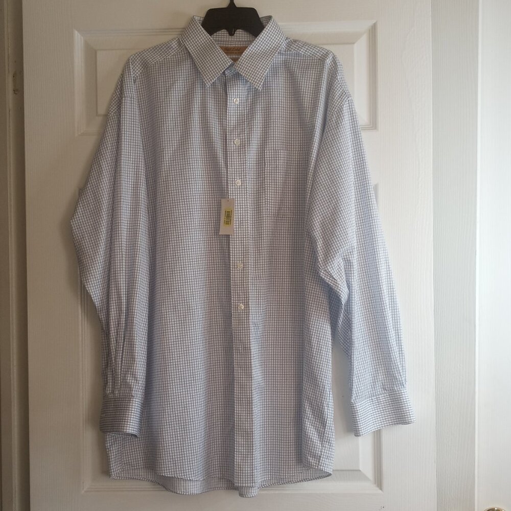 Gold Label Roundtree & Yorke White Navy Blue Plaid Button Down Shirt